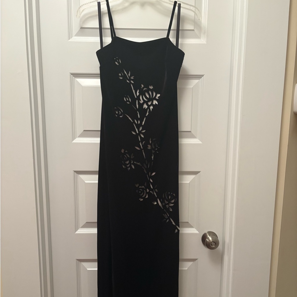 Scene Weaver Black Floral Evening Dress